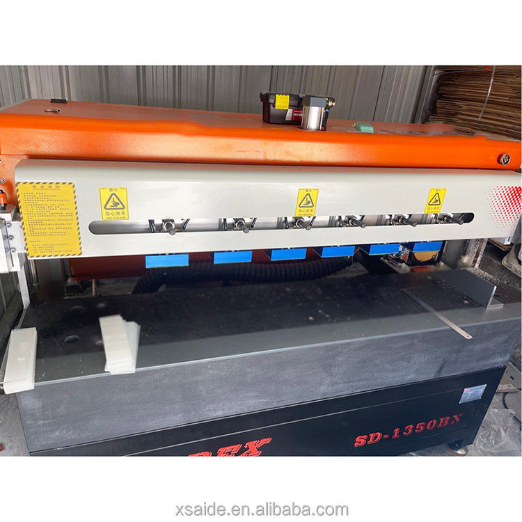 Máy đánh bóng kim cương acrylic chiều dài làm việc 1350mm với máy đánh bóng cạnh acrylic nạp bằng băng tải