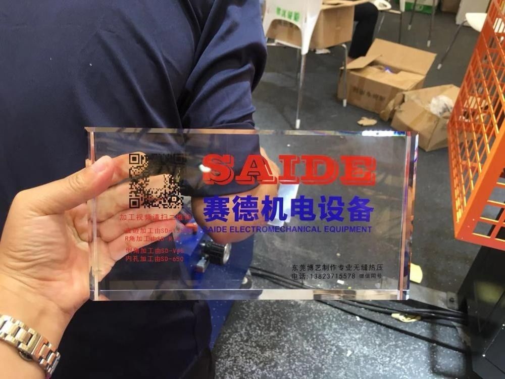 Tấm Acrylic chống rơi SAIDE Trung Quốc Chất lượng cao Máy cắt và đánh bóng acrylic góc 45 độ Cạnh kim cương